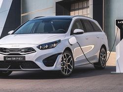 Weiß Gebraucht 2022 Kia Ceed Sportswagon Platinum Kombi | 25.900 € (Fairer Preis)