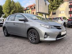Grau Gebraucht 2014 Toyota Auris Hybrid Edition Limousine | 8.400 € (Fairer Preis)
