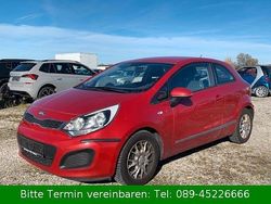Rot Gebraucht 2013 Kia Rio DREAM-TEAM Edition | 5.990 € (Etwas zu teuer)