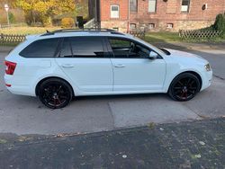 Weiß Gebraucht 2015 Skoda Octavia G-TEC Ambition Kombi | 5.649 € (Guter Preis)