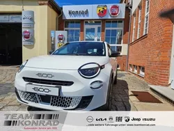 Gelato weiß Neu 2025 Fiat 600 SUV | 27.250 € (Teuer)