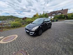 Schwarz Gebraucht 2011 Renault Scénic III Bose Edition Van / Kleinbus | 6.500 € (Fairer Preis)