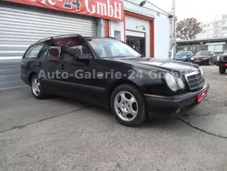 Schwarz Gebraucht 1999 Mercedes E240 Kombi | 2.999 € (Fairer Preis)