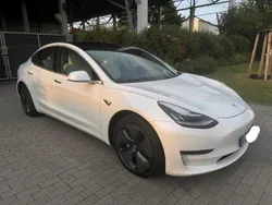 Weiß Gebraucht 2020 Tesla Model 3 Long Range Limousine | 22.900 € (Teuer)