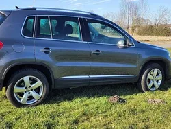 Grau Gebraucht 2015 VW Tiguan SUV | 17.250 € (Fairer Preis)