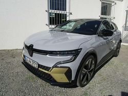 Grau kqj + schwarz gne Gebraucht 2022 Renault Mégane Iconic Limousine | 32.500 € (Etwas zu teuer)