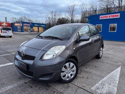 Grau Gebraucht 2009 Toyota Yaris Limousine | 2.350 € (Guter Preis)