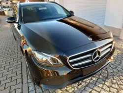 Schwarz Gebraucht 2020 Mercedes E300 Avantgarde Kombi | 29.000 € (Fairer Preis)