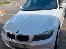 Weiß Gebraucht 2011 BMW 318 Sport Line Kombi | 7.900 € (Teuer)