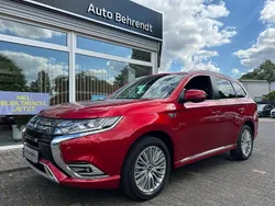 Rot Gebraucht 2020 Mitsubishi Outlander P-HEV Diamant Edition SUV | 22.950 € (Fairer Preis)