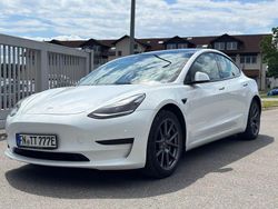 Weiß Gebraucht 2021 Tesla Model 3 Standard Range Limousine | 19.500 € (Guter Preis)