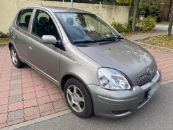 Silber Gebraucht 2005 Toyota Yaris Kleinwagen | 3.290 € (Fairer Preis)