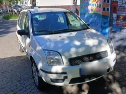 Beige Gebraucht 2005 Ford Fusion Kleinwagen | 900 € (Etwas zu teuer)
