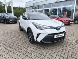 Novaweiss/dach schwarz Gebraucht 2020 Toyota C-HR Style SUV | 28.900 € (Teuer)