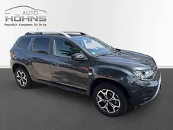 Grau Gebraucht 2021 Dacia Duster Celebration SUV | 16.689 € (Fairer Preis)