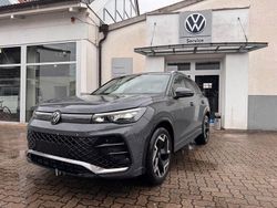 Grau Neu 2025 VW Tiguan R-line SUV | 45.870 € (Etwas zu teuer)