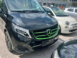 Schwarz Gebraucht 2018 Mercedes V220 Van / Kleinbus | 42.500 € (Fairer Preis)