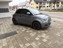 Grau Gebraucht 2022 Fiat 500e La Prima Limousine | 19.500 € (Superpreis)
