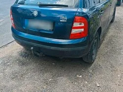 Blau Gebraucht 2003 Skoda Fabia Kleinwagen | 950 € (Fairer Preis)