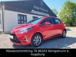 Rot Gebraucht 2018 Toyota Yaris Hybrid Van / Kleinbus | 12.950 €