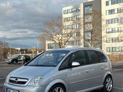 Silber Gebraucht 2006 Opel Meriva OPC Van / Kleinbus | 3.499 €
