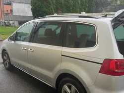 Grau Gebraucht 2012 VW Sharan Van / Kleinbus | 10.000 €