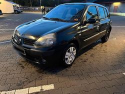 Schwarz Gebraucht 2004 Renault Clio II Kleinwagen | 2.500 € (Fairer Preis)