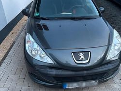 Grau Gebraucht 2011 Peugeot 206 Kleinwagen | 2.700 € (Fairer Preis)
