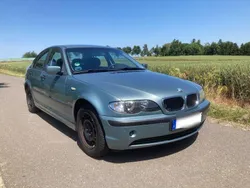 Blau Gebraucht 2001 BMW 318 Limousine | 1.480 € (Guter Preis)