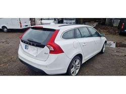 Weiß Gebraucht 2013 Volvo V60 R-Design Kombi | 4.700 € (Superpreis)