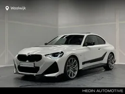 Weiß Gebraucht 2024 BMW 220 M Performance Coupé | 50.336 €
