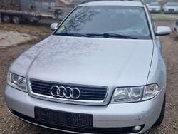 Grau Gebraucht 2001 Audi A4 Kombi | 1.600 € (Superpreis)