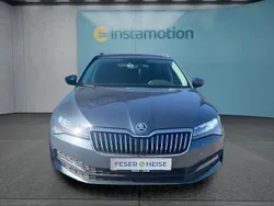 Grau Gebraucht 2021 Skoda Superb Kombi | 21.049 € (Fairer Preis)