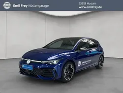 Blau Gebraucht 2025 VW Golf VIII Style Limousine | 43.890 €