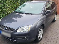 Grau Gebraucht 2006 Ford Focus Kombi | 1.450 € (Guter Preis)