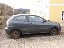 Grau Gebraucht 2007 Seat Ibiza Kleinwagen | 450 €
