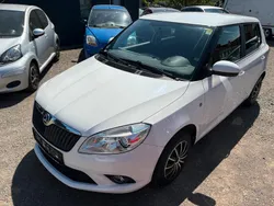 Weiß Gebraucht 2014 Skoda Fabia Kleinwagen | 7.950 € (Fairer Preis)