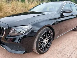 Schwarz Gebraucht 2016 Mercedes E220 Avantgarde Kombi | 21.300 € (Fairer Preis)