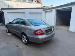 Grau Gebraucht 2003 Mercedes CLK200 Coupé | 3.199 €