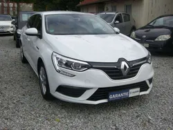 Gletscherweiss Gebraucht 2017 Renault Mégane GrandTour Play Kombi | 11.990 € (Fairer Preis)