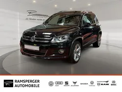 Schwarz deep black perleffekt metallic Gebraucht 2016 VW Tiguan R-line SUV | 18.430 € (Superpreis)