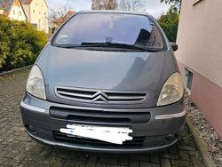 Grau Gebraucht 2004 Citroën Xsara Picasso Van / Kleinbus | 1.500 € (Etwas zu teuer)