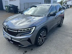 Dolomitgrau Gebraucht 2023 Renault Austral Iconic SUV | 39.790 € (Etwas zu teuer)