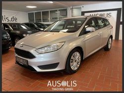 Silbermetallic Gebraucht 2015 Ford Focus Trend Kombi | 3.490 €