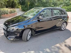 Schwarz Gebraucht 2016 Mercedes B180 Van / Kleinbus | 14.500 € (Guter Preis)