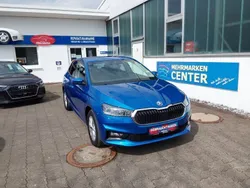 Blau Gebraucht 2022 Skoda Fabia Ambition Limousine | 15.500 € (Guter Preis)