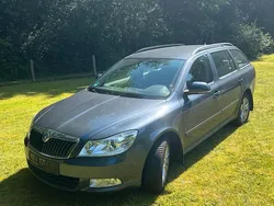 Grau Gebraucht 2009 Skoda Octavia Kombi | 3.500 €