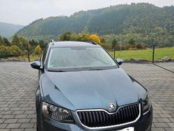 Grau Gebraucht 2016 Skoda Octavia Joy Kombi | 9.990 € (Fairer Preis)