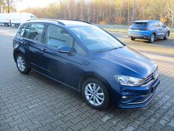 Blau Gebraucht 2019 VW Golf Sportsvan Comfortline Van / Kleinbus | 18.980 € (Fairer Preis)