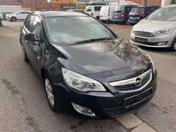 Schwarz Gebraucht 2011 Opel Astra Design Edition Kombi | 2.499 € (Superpreis)